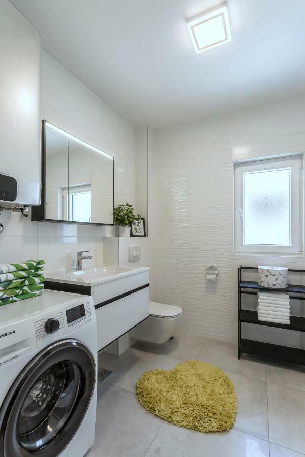 Villa Ema Kastela With Private Heated Pool ภายนอก รูปภาพ