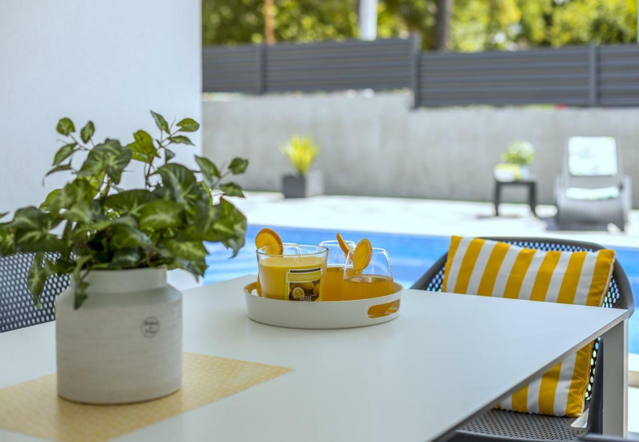 Villa Ema Kastela With Private Heated Pool ภายนอก รูปภาพ